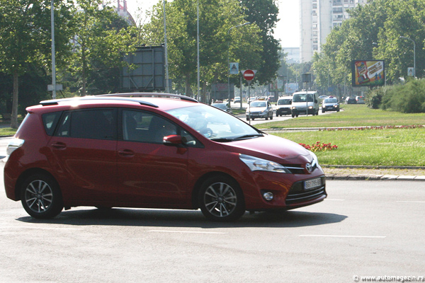 Test: Toyota Verso 1.6 D-4D - Hvala BMW!