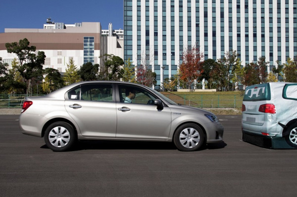 Toyota od 2015. uvodi potpuno nove aktivne bezbednosne pakete 