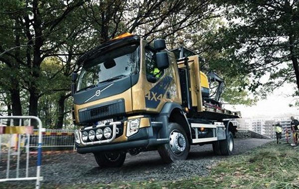 Novi Volvo FL sa pogonom 4x4 - za asfaltirane i makadamske puteve