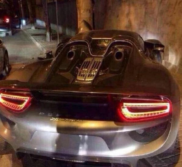 Porsche 918 Spyder uništen u Kini, popravka nemoguća (foto)