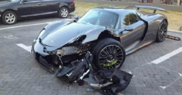 Porsche 918 Spyder uništen u Kini, popravka nemoguća (foto)