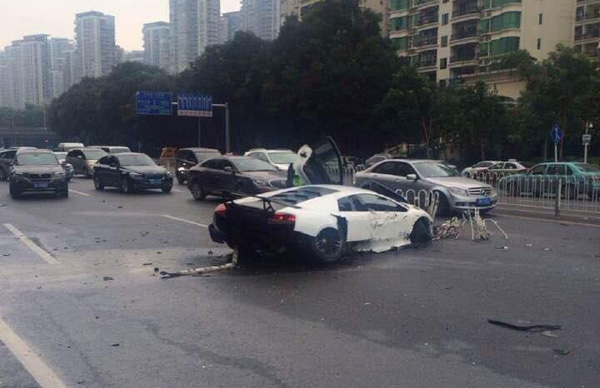 Lamborghini Murcielago SuperVeloce uništen u  udesu (foto)