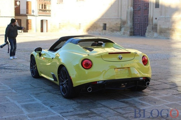 Alfa Romeo 4C Spider - špijunske fotografije