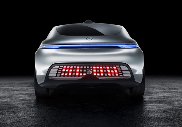 CES 2015: Mercedes-Benz predstavio F 015