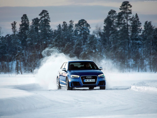 Audi RS3 Sportback (2016) na novim fotografijama + video