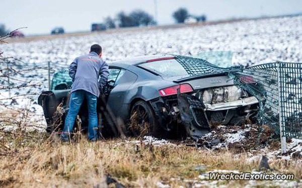 Audi R8 u poljoprivrednim radovima (FOTO)