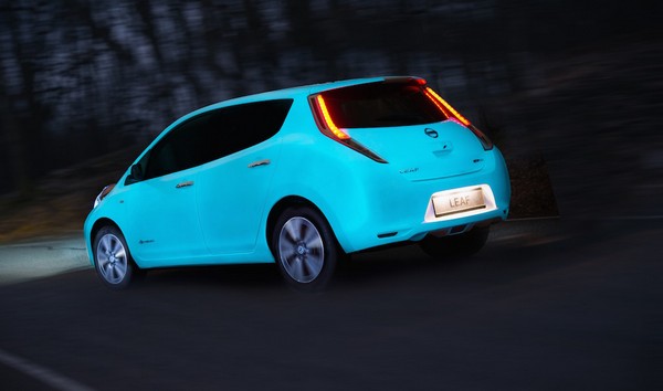 Nissan prvi u svetu predstavio farbu koja sija u mraku (foto)