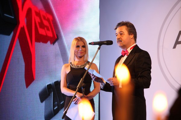 Dr Neumann primio „AUTOBEST 2015“ - priznanje za novu Opel Corsu