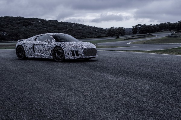 Novi Audi R8 se bliži - nove fotografije i video