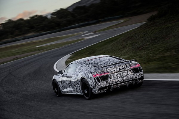Novi Audi R8 se bliži - nove fotografije i video
