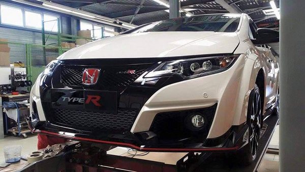 Honda Civic Type-R snimljena pre premijere (FOTO)