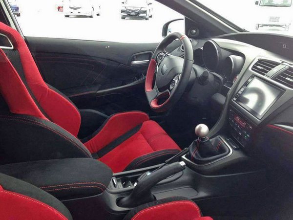 Honda Civic Type-R snimljena pre premijere (FOTO)