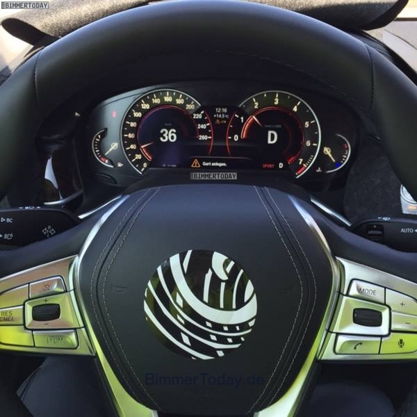 Novi BMW serije 7 (2016) - prva fotografija instrument table