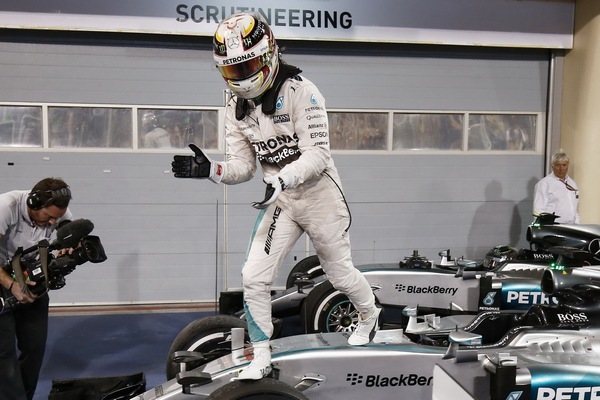 Formula 1 - Hamilton najbrži u Bahreinu, Raikkonen oduševio publiku