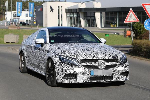 Novi Mercedes-Benz C63 AMG Coupe snimljen na ulici (FOTO)