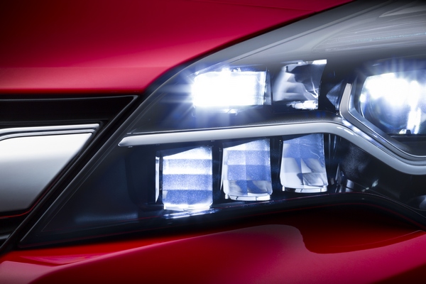 Nova Opel Astra dolazi sa IntelliLux LED Matrix Light osvetljenjem