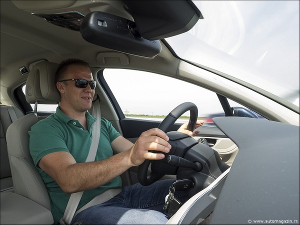 Auto Nena Still organizovao dinamičnu prezentaciju Peugeot automobila