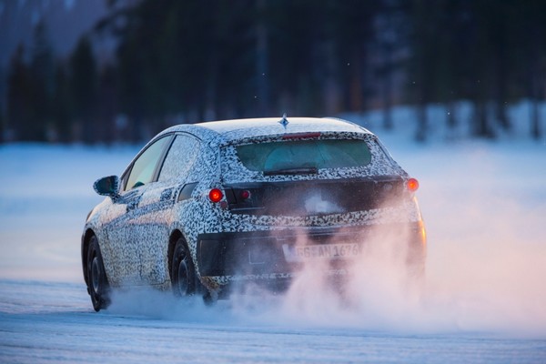 Nova Opel Astra: Kamuflaža je prvi korak ka uspehu