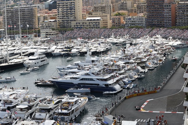 F1 Monte Carlo 2015 - Mercedes poklonio pobedu Rosbergu!