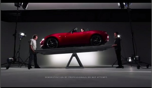 Video: Mazda MX-5 pokazuje idealan raspored mase po osovinama