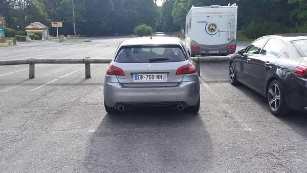 Peugeot 308 GTI snimljen kompletno bez maske! (foto)