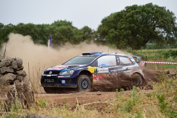 Rally Italia Sardegna 2015 - U vođstvu je Hayden Paddon!