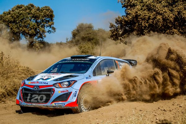 Rally Italia Sardegna 2015 - TurbOgier nastavlja da deli lekcije