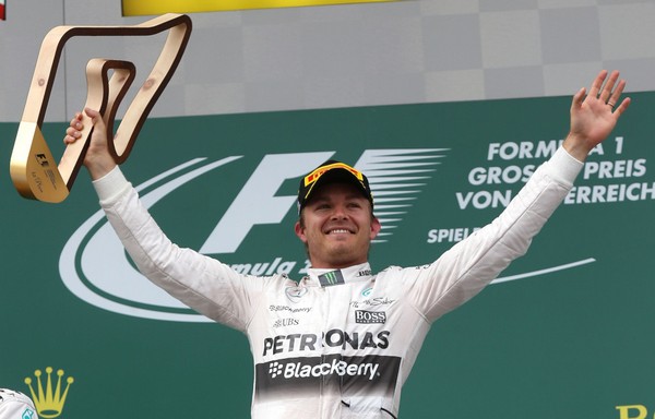 F1 - U Austriji pobedio Rosberg, strašan udes Raikkonena i Alonsa