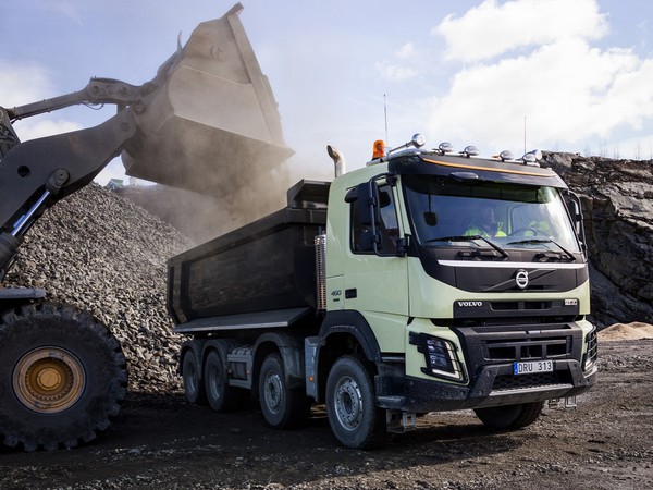 Volvo Trucks predstavlja pet novih karakteristika za teške terene