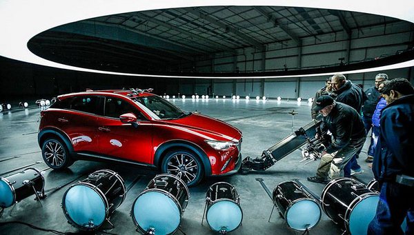 Mazda CX-3 svira bubnjeve (foto+video)