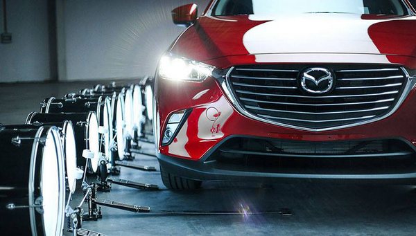 Mazda CX-3 svira bubnjeve (foto+video)