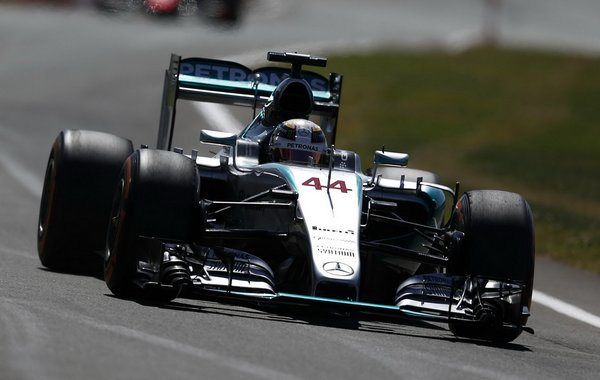 F1 - Hamilton startuje prvi na stazi Silverstone, Ferrari razočarao