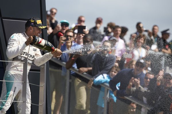 F1 - Hamilton slavio u Silverstoneu