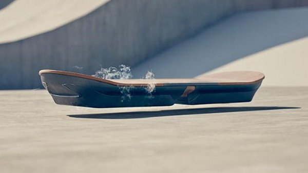 Lexus će 5. avgusta predstaviti svoj leteći skateboard (video)