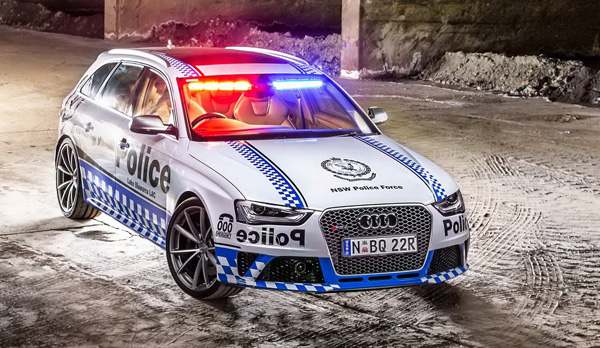 Nova raketa u policiji - Audi RS4