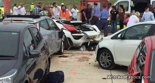 Haos na auto događaju u Malti (foto + video)