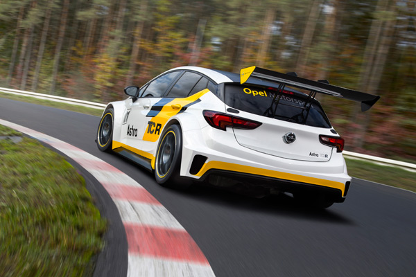 Opel Astra TCR: Predstavljen novi model za trke privatnih timova