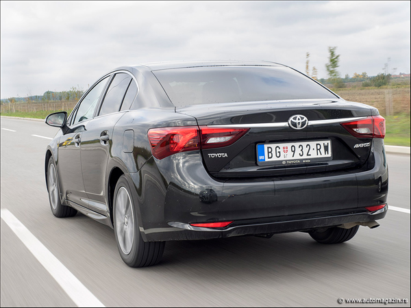 Toyota u Srbiji predstavila novi Avensis i Auris (FOTO)