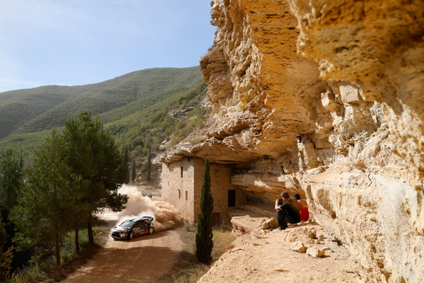 Rally Catalunya 2015 - Vodi Ogier, prve tri posade deli 11 sekundi