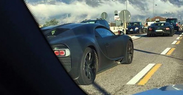 Bugatti Chiron snimljen na ulici (FOTO)