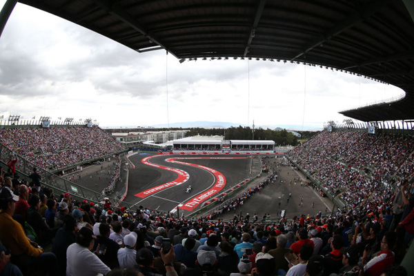 F1 Meksiko 2015 - Rosberg hop, Ferrari trop