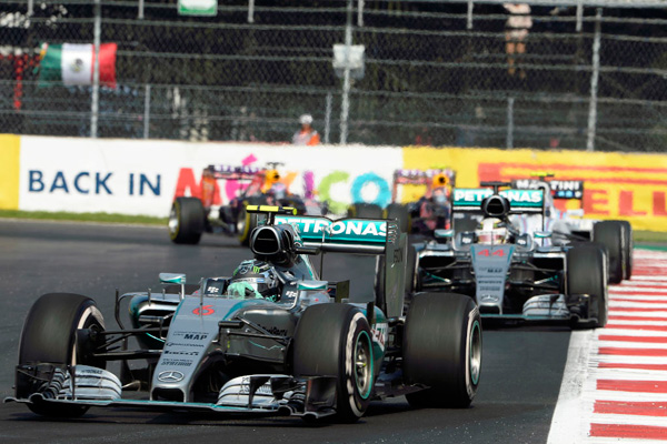 F1 Meksiko 2015 - Rosberg hop, Ferrari trop
