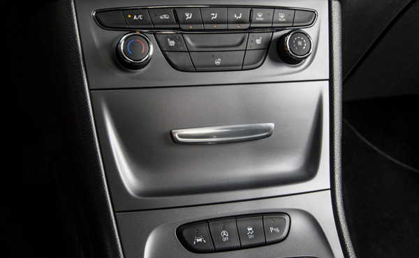 Nova Opel Astra: Jedinstven sistem suptilno parfemiše kabinu