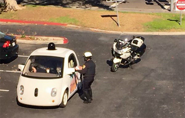 Google automobil zaustavila policija - šta mislite zašto?