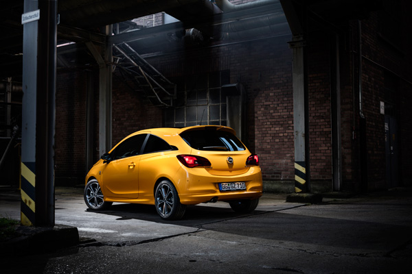 Opel Corsa: Besteler sa širokom ponudom informacija i zabave