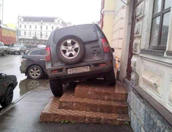 Parkiranja koja nikada nećemo razumeti (FOTO)