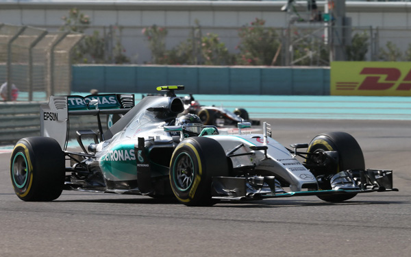 F1 Abu Dhabi 2015 - Rosberg najbrži u kvalifikacijama, Vettel šesnaesti!