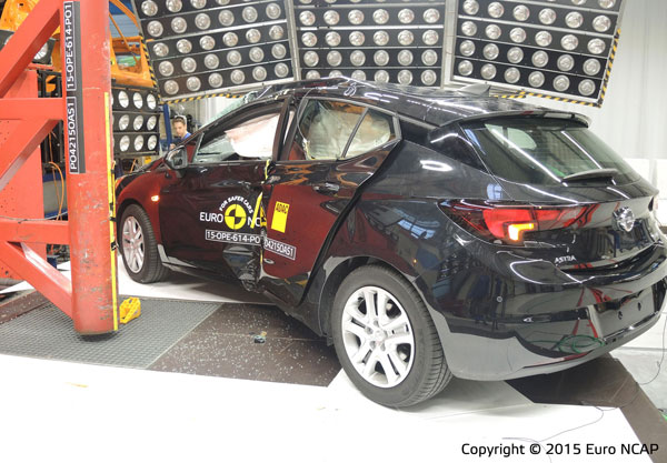 Opel Astra K - Maksimalnih 5 EuroNCAP zvezdica za bezbednost