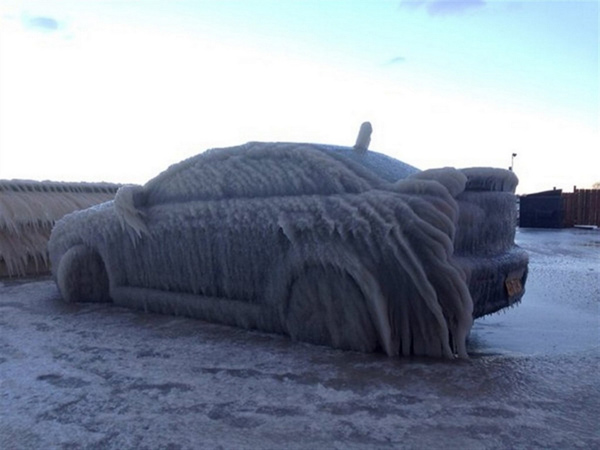 Parkirao je auto i otišao u restoran - kada se vratio, usledio je šok (FOTO)