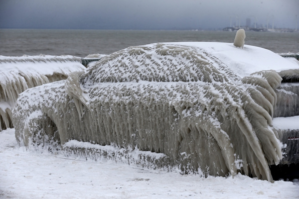 Parkirao je auto i otišao u restoran - kada se vratio, usledio je šok (FOTO)